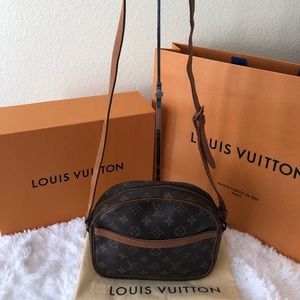 ❌❌SOLD❌❌Louis Vuitton Vintage Senlis Crossbody Bag